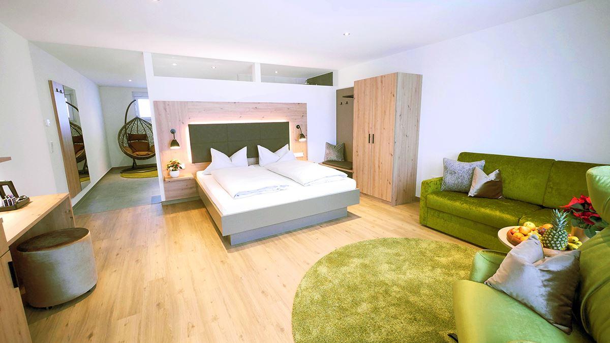 ALB-Wiese Juniorsuite Wohn- u. Schlafzimmer