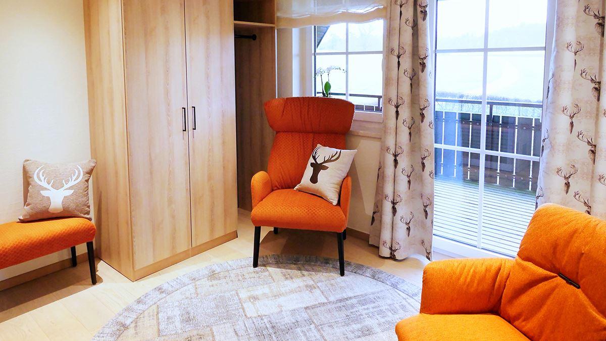 Doppelzimmer NaturPur mit privater Sauna - Sitzecke mit Aussicht